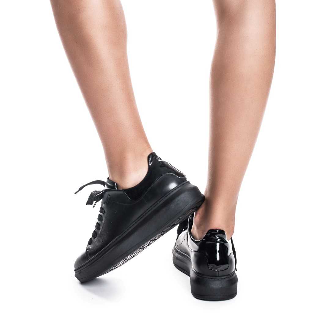 Znamka Superge BLACK (BL)